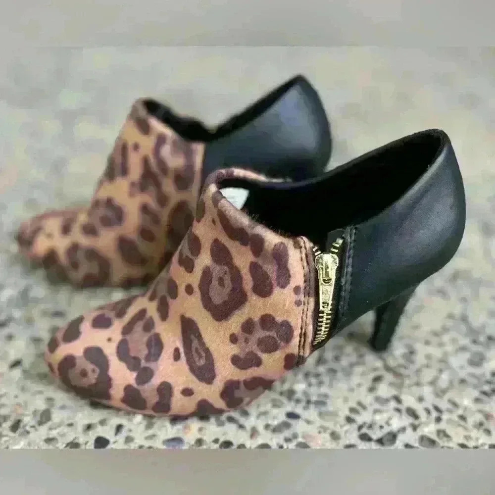 Dexflex Comfort Heelsโ Women 6.5 Cheetah Print Zipper Closed Pumps